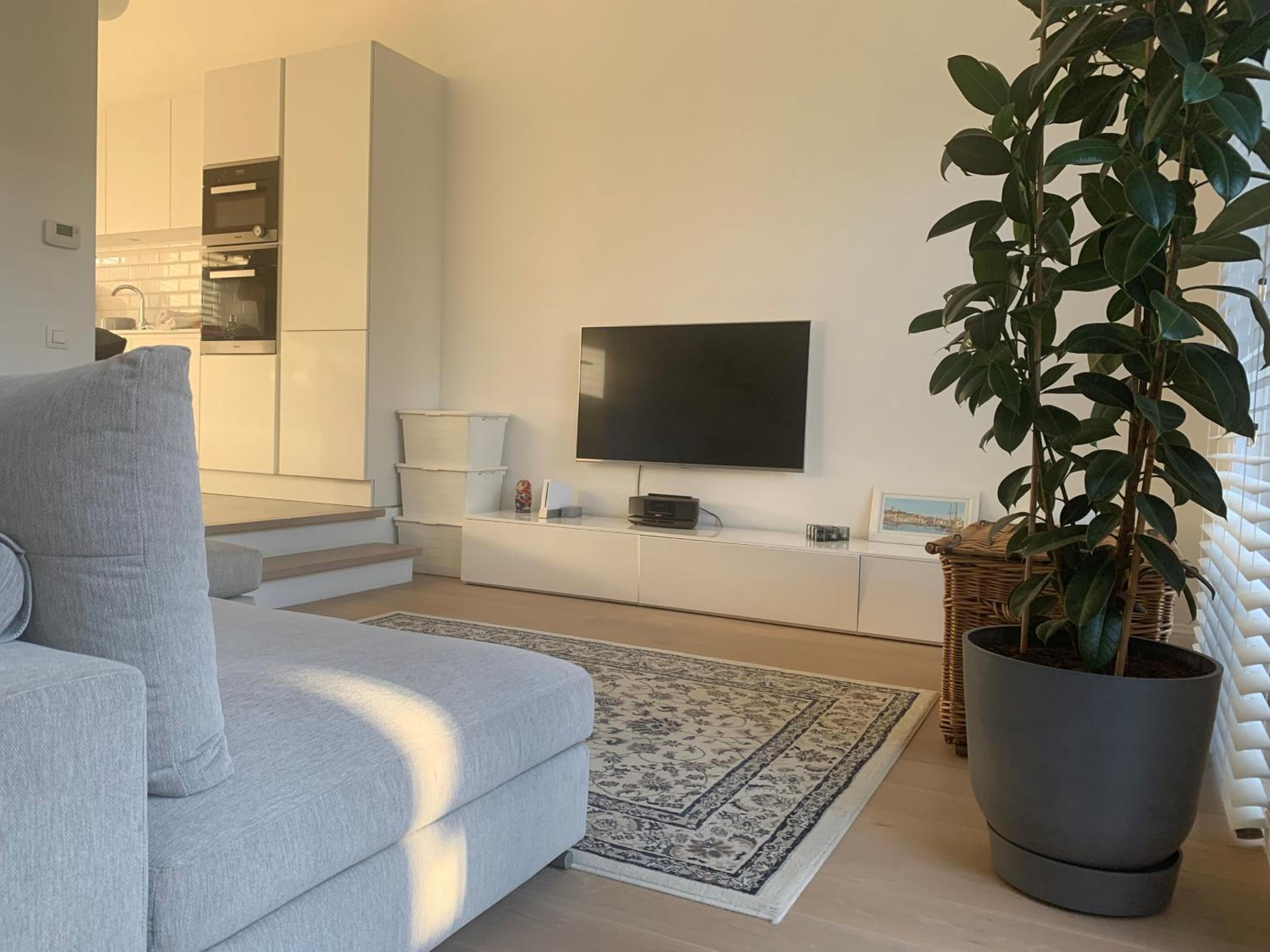 Luxury apartment, private terrace & FREE PARKING