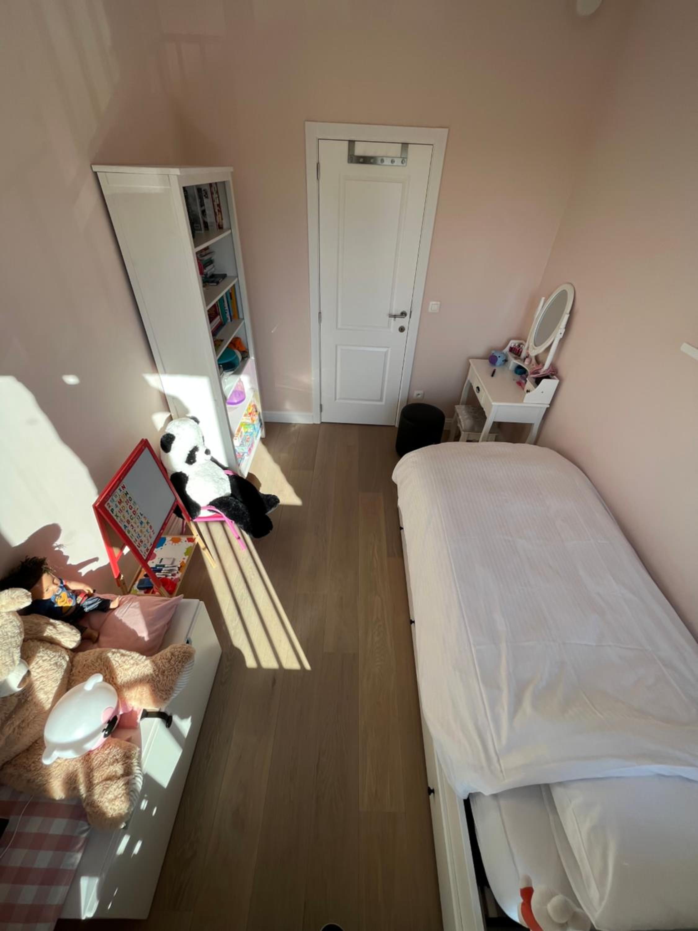 Luxury apartment, private terrace & FREE PARKING