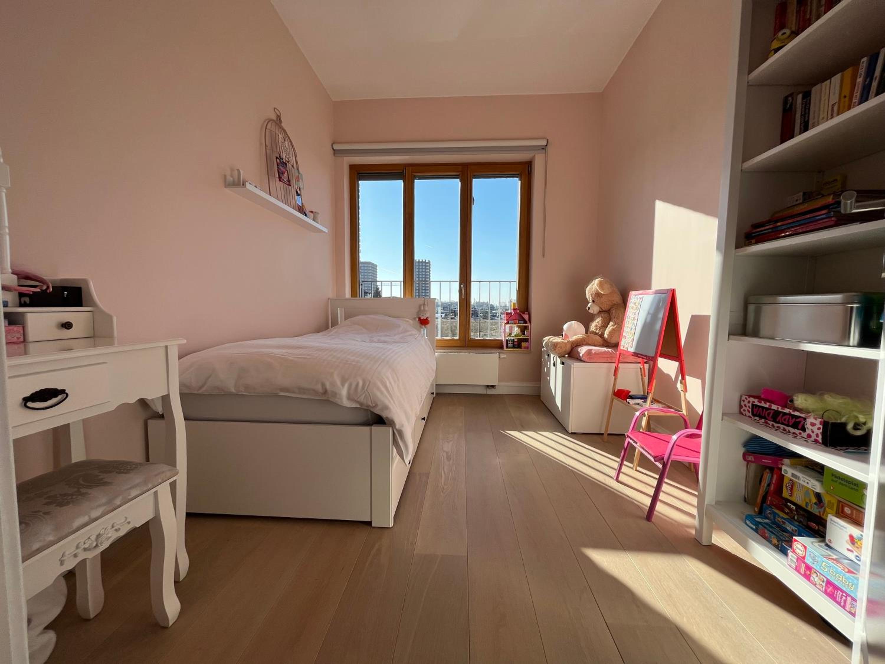 Luxury apartment, private terrace & FREE PARKING