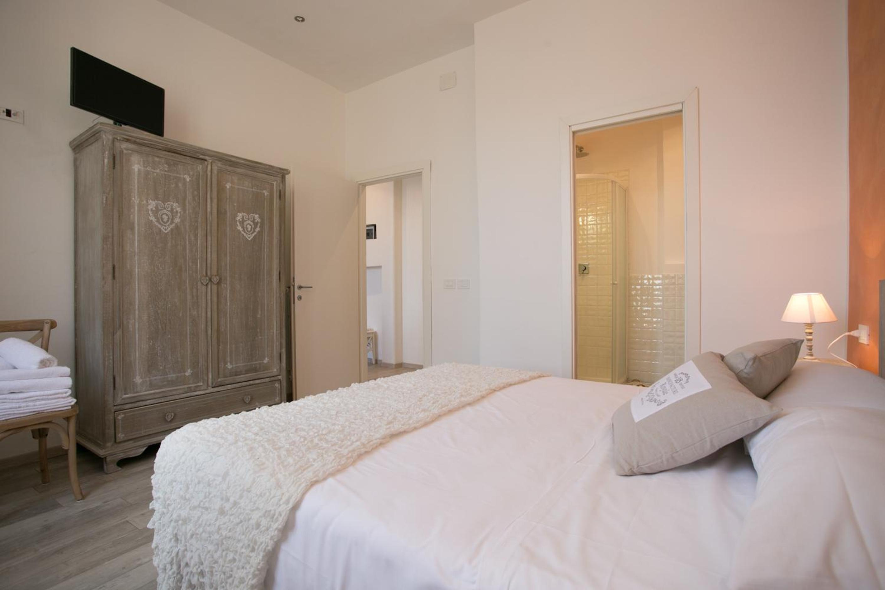 Colosseo Apartments and Rooms - Rome City Centre