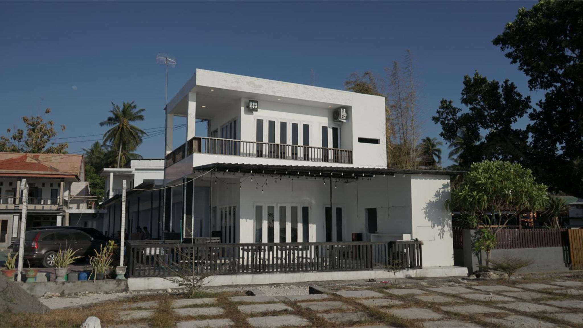 Samboang White House