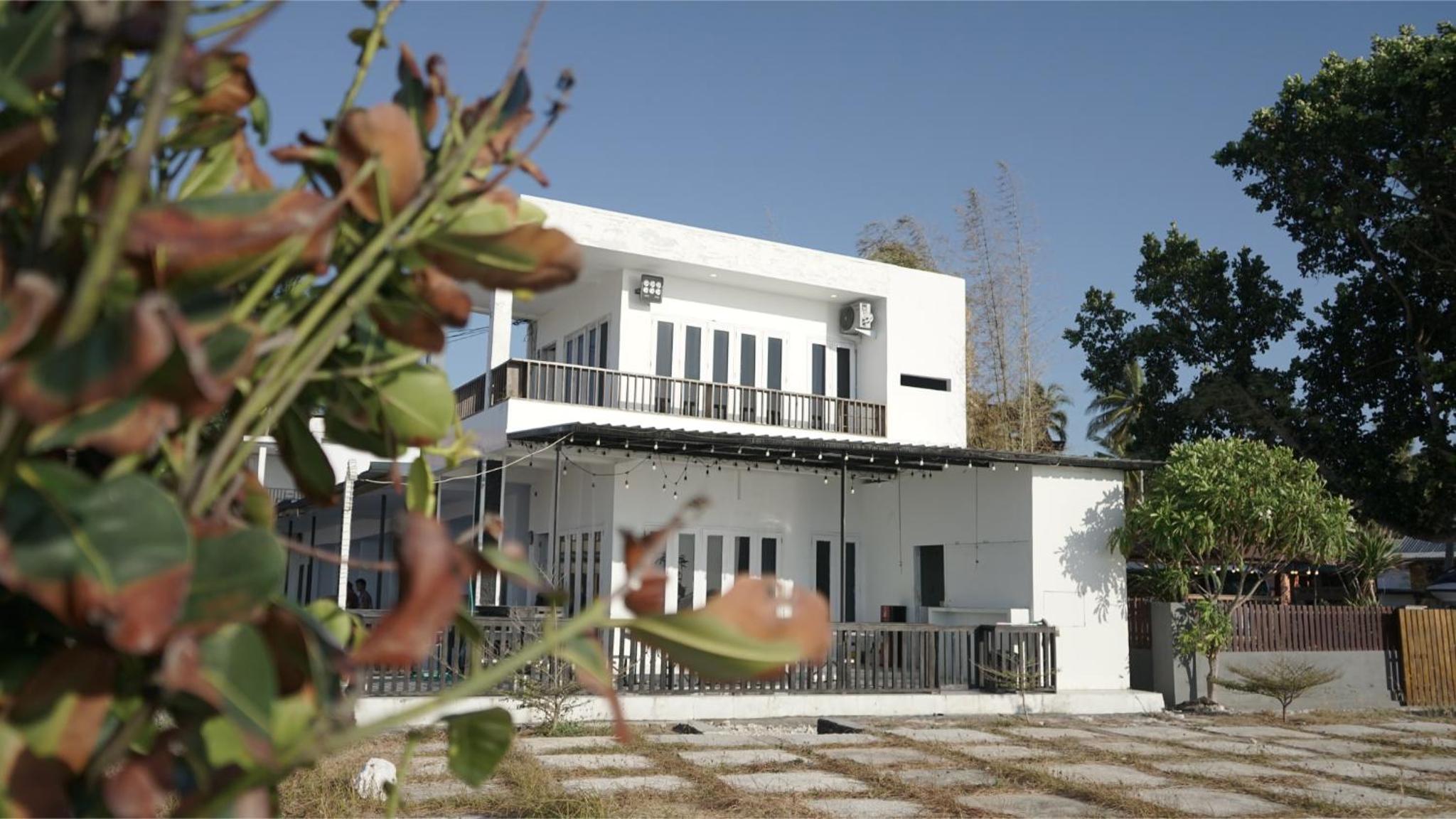 Samboang White House