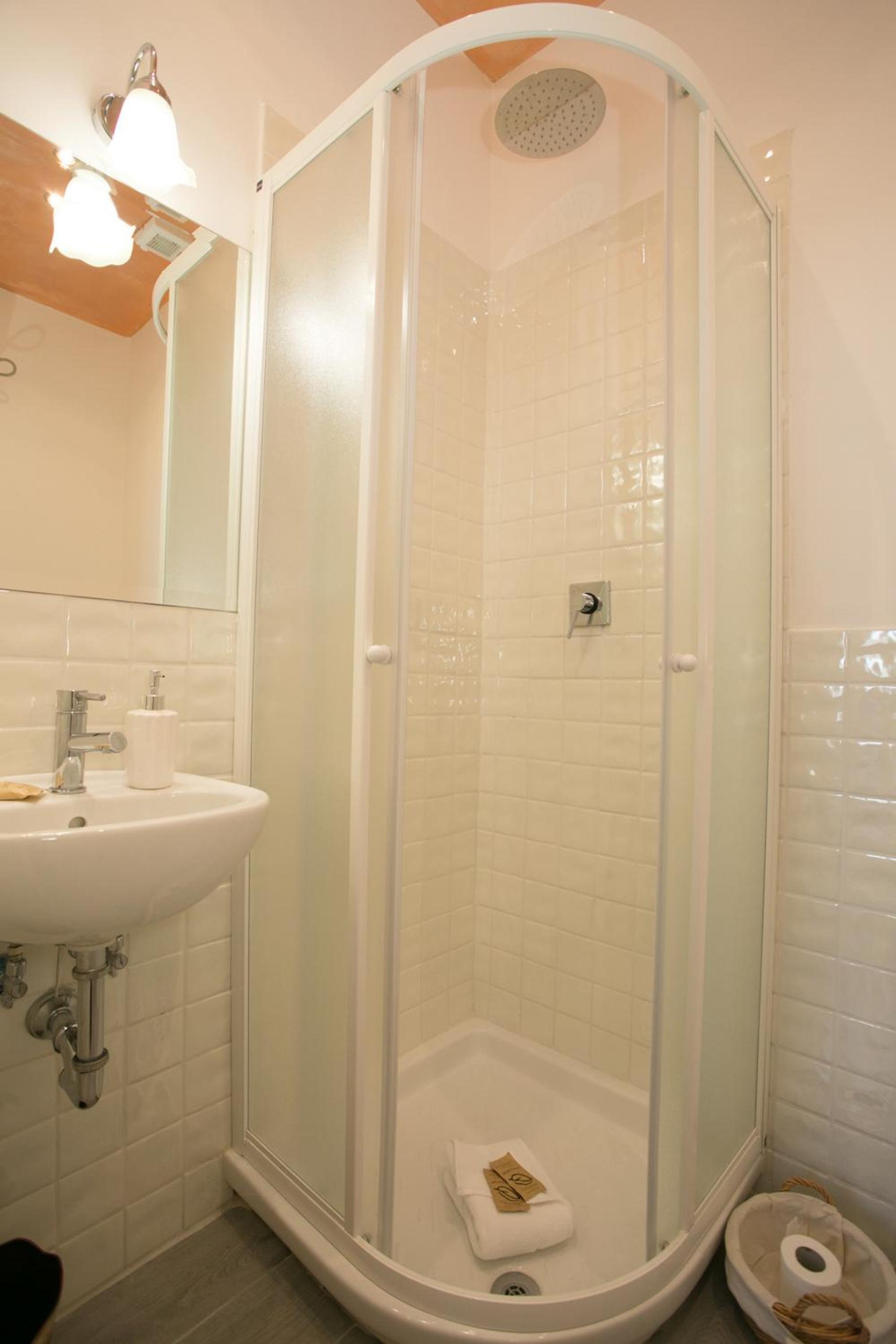 Colosseo Apartments and Rooms - Rome City Centre