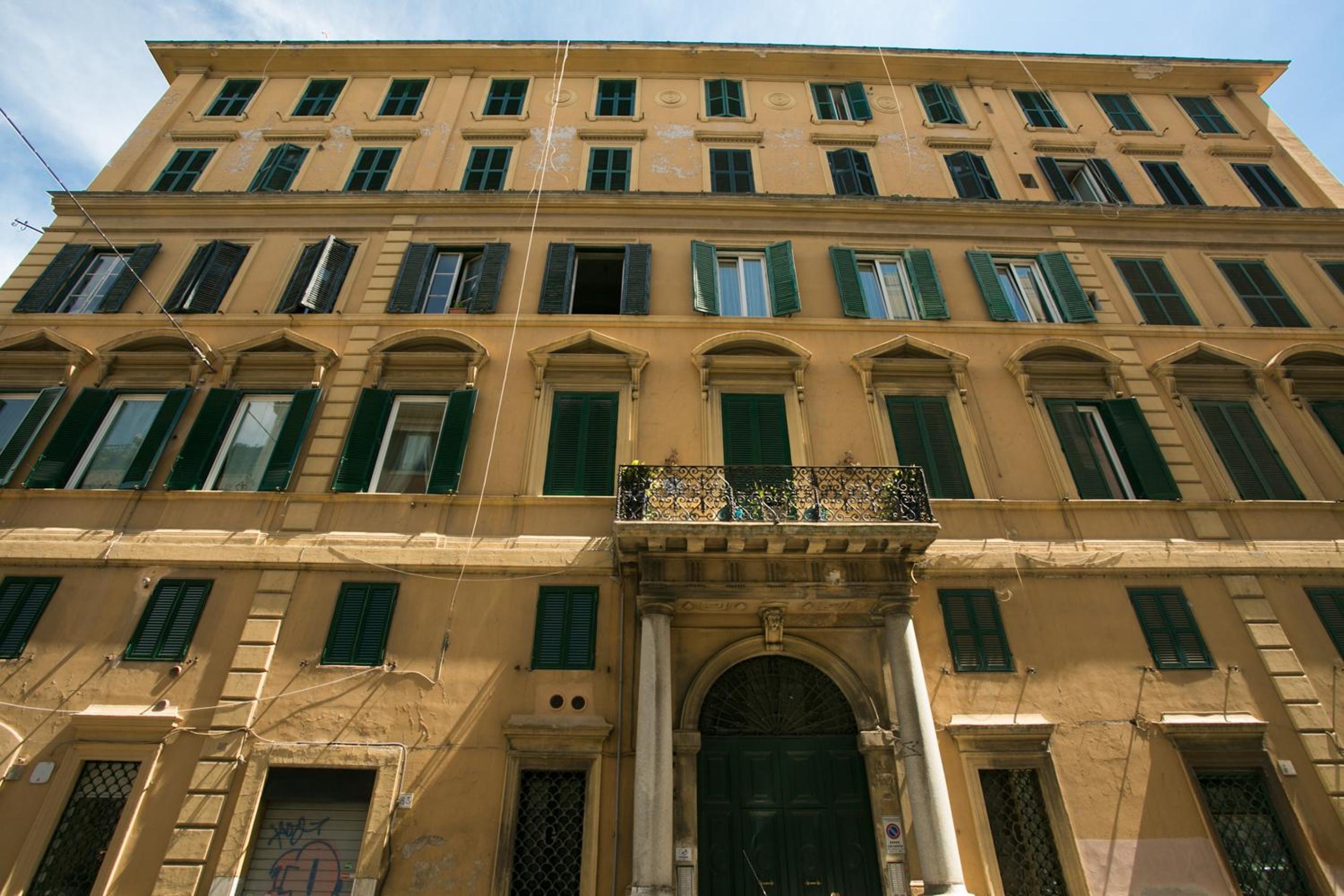 Colosseo Apartments and Rooms - Rome City Centre