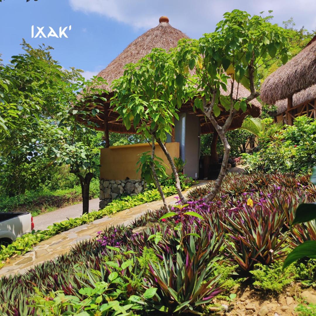 Ixak Cabañas view 2