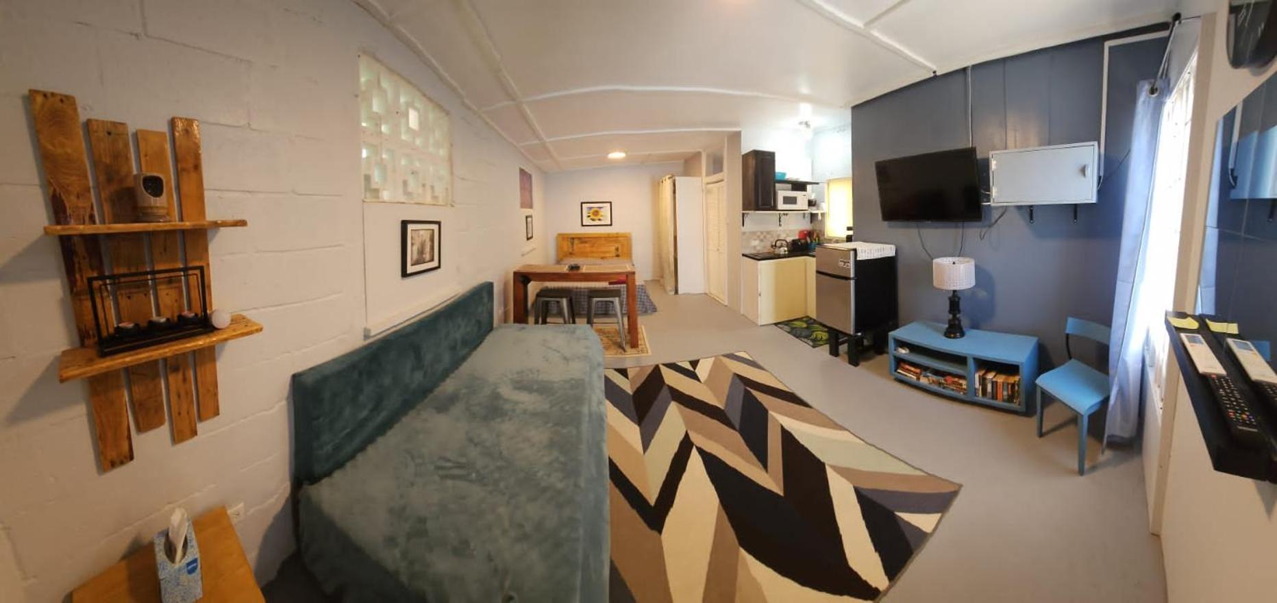 Gloria's mini hideaway