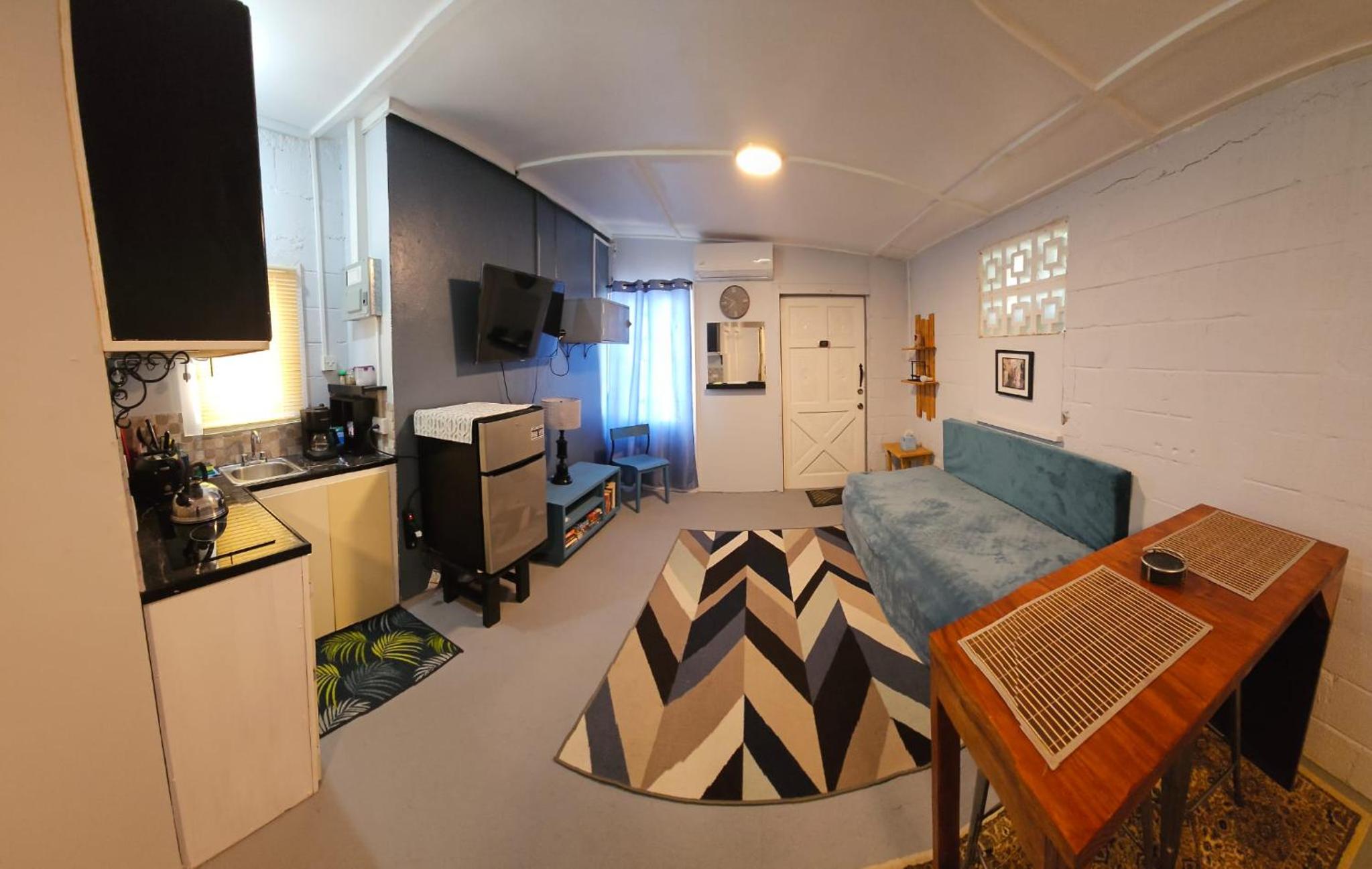 Gloria's mini hideaway