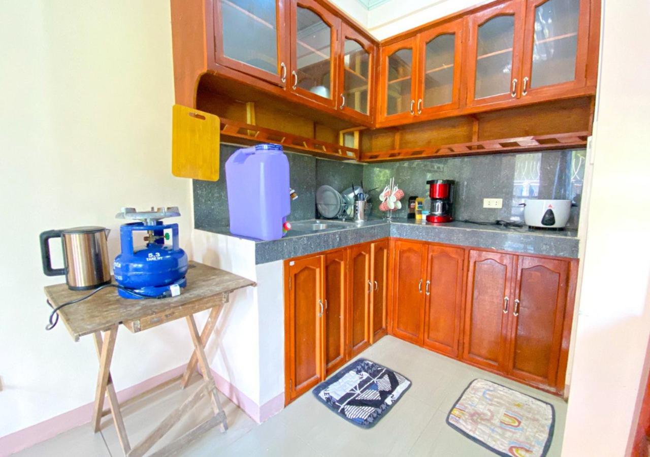 Cozy Studio Apartment with Free Parking view 4
