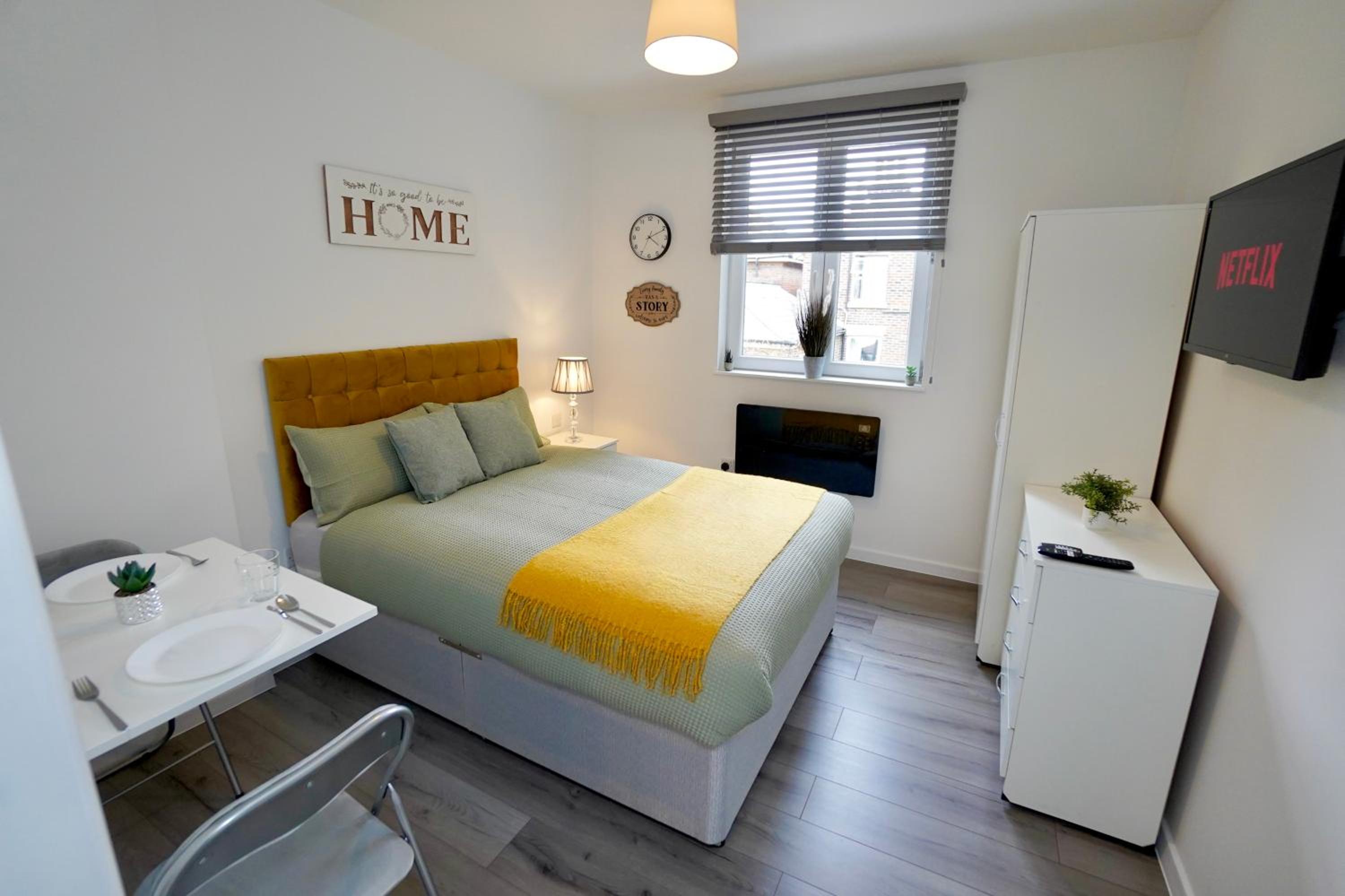 Luxury Flats in Southsea Portsmouth - Free Parking view 2