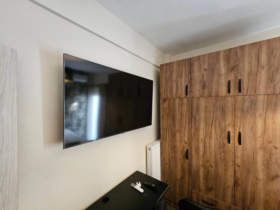 Beautiful 2 rooms center apartment view 5