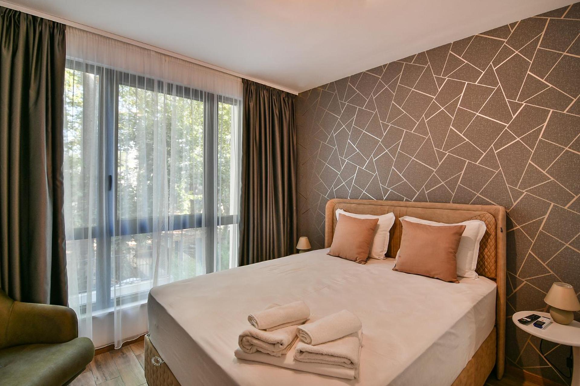 The Shangri-LA flat
