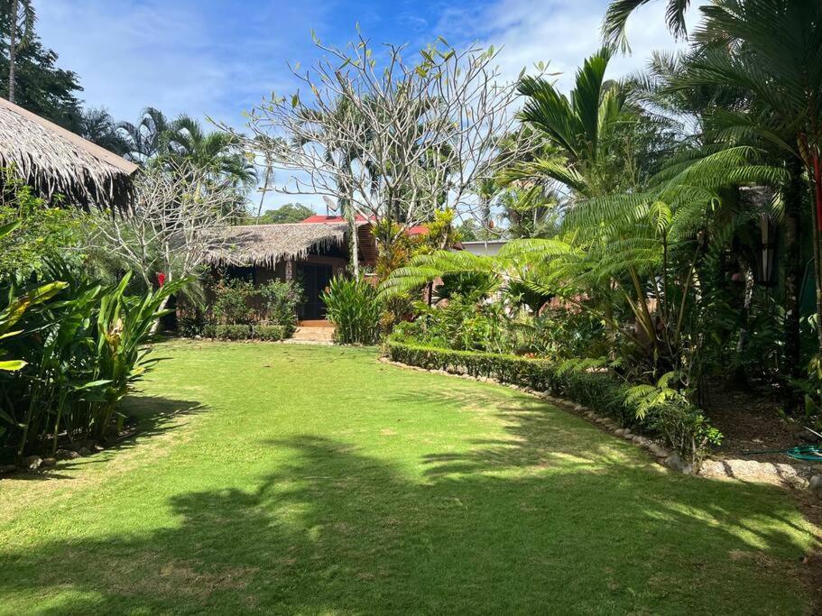 Magical 3 bed home- Private pool + Beach access