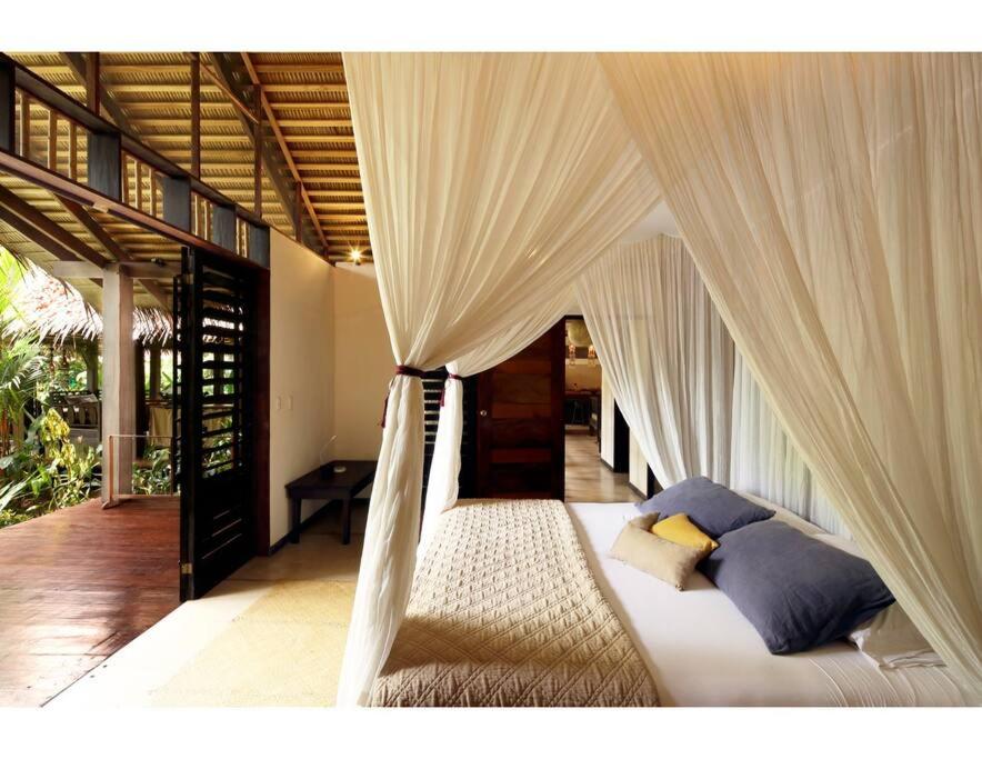 Magical 3 bed home- Private pool + Beach access