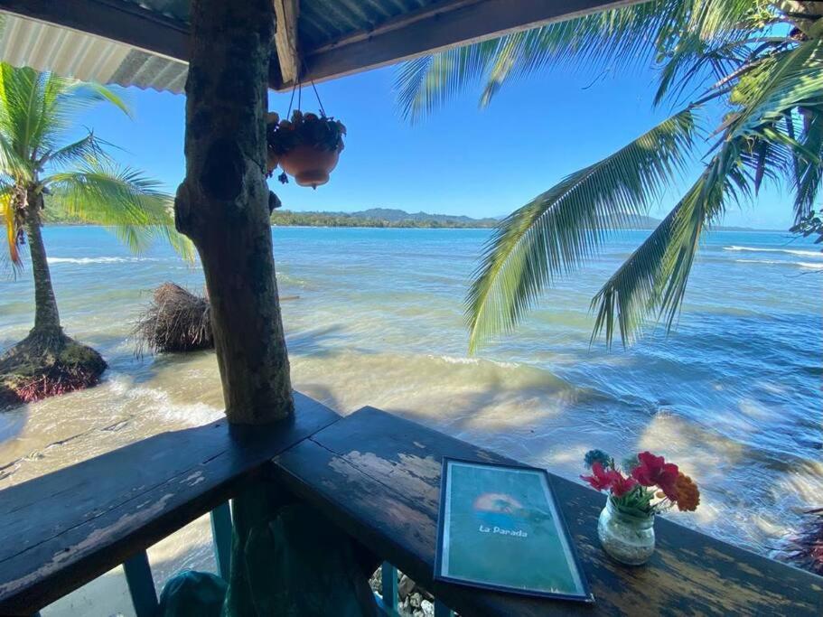 Magical 3 bed home- Private pool + Beach access
