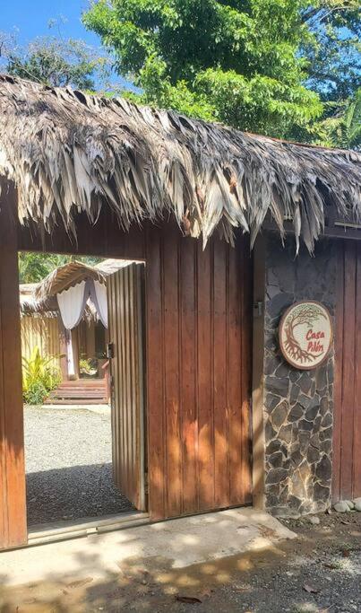 Magical 3 bed home- Private pool + Beach access