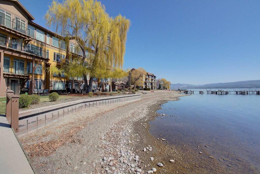 Lakeside Luxe Haven