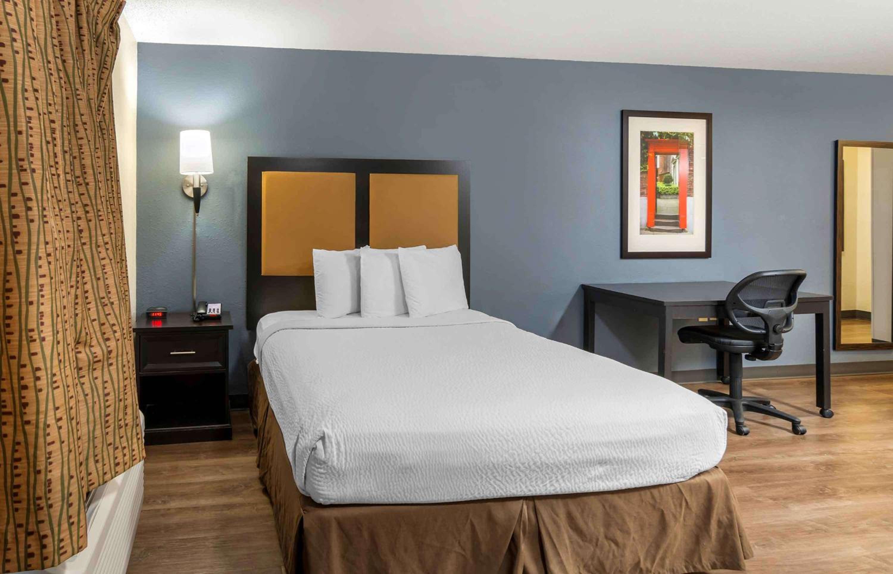 Extended Stay America Select Suites - St Louis - Earth City view 5