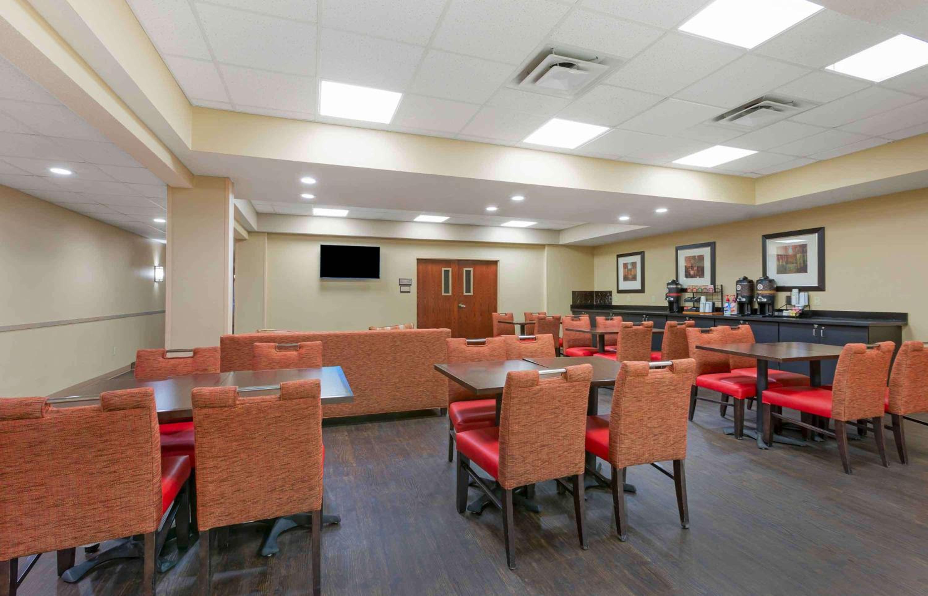 Studio 6 Extended Stay Findlay Tiffin Avenue OH view 5