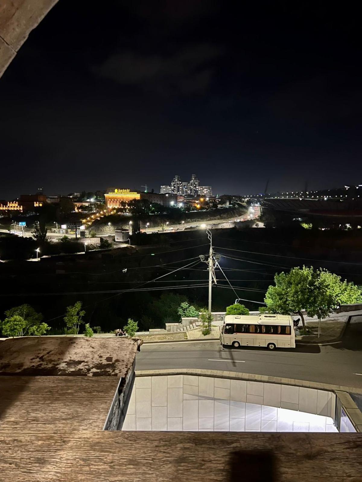 Modern Large Apartment with 3B/Room + 3 Bathroom with 2 Open Balcony in the Middle of City Center