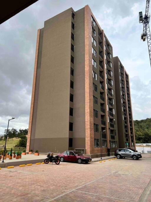 Nuevo Apartamento frente al Centro Comercial VIVA