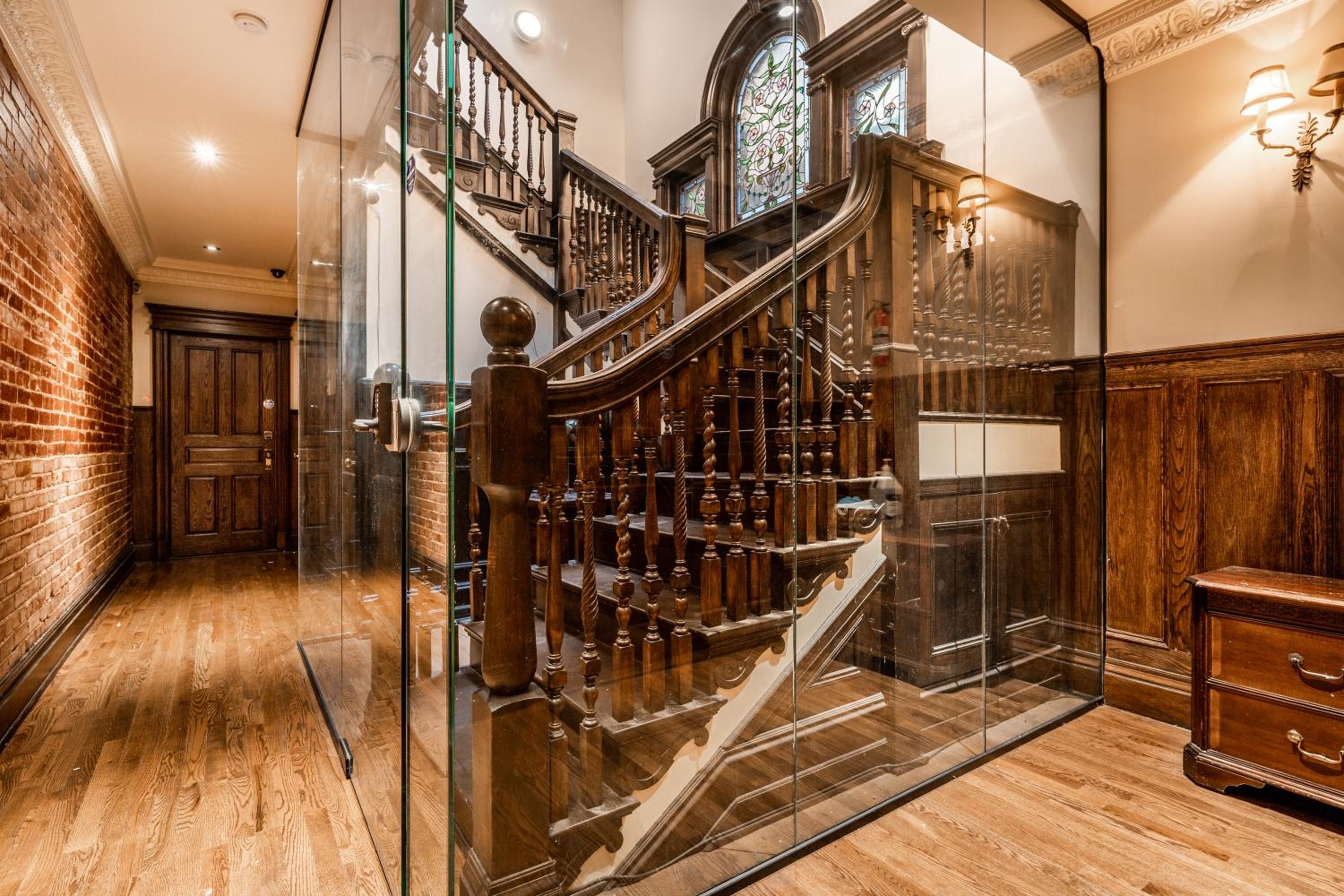 Superb city center Penthouse on two floors-C