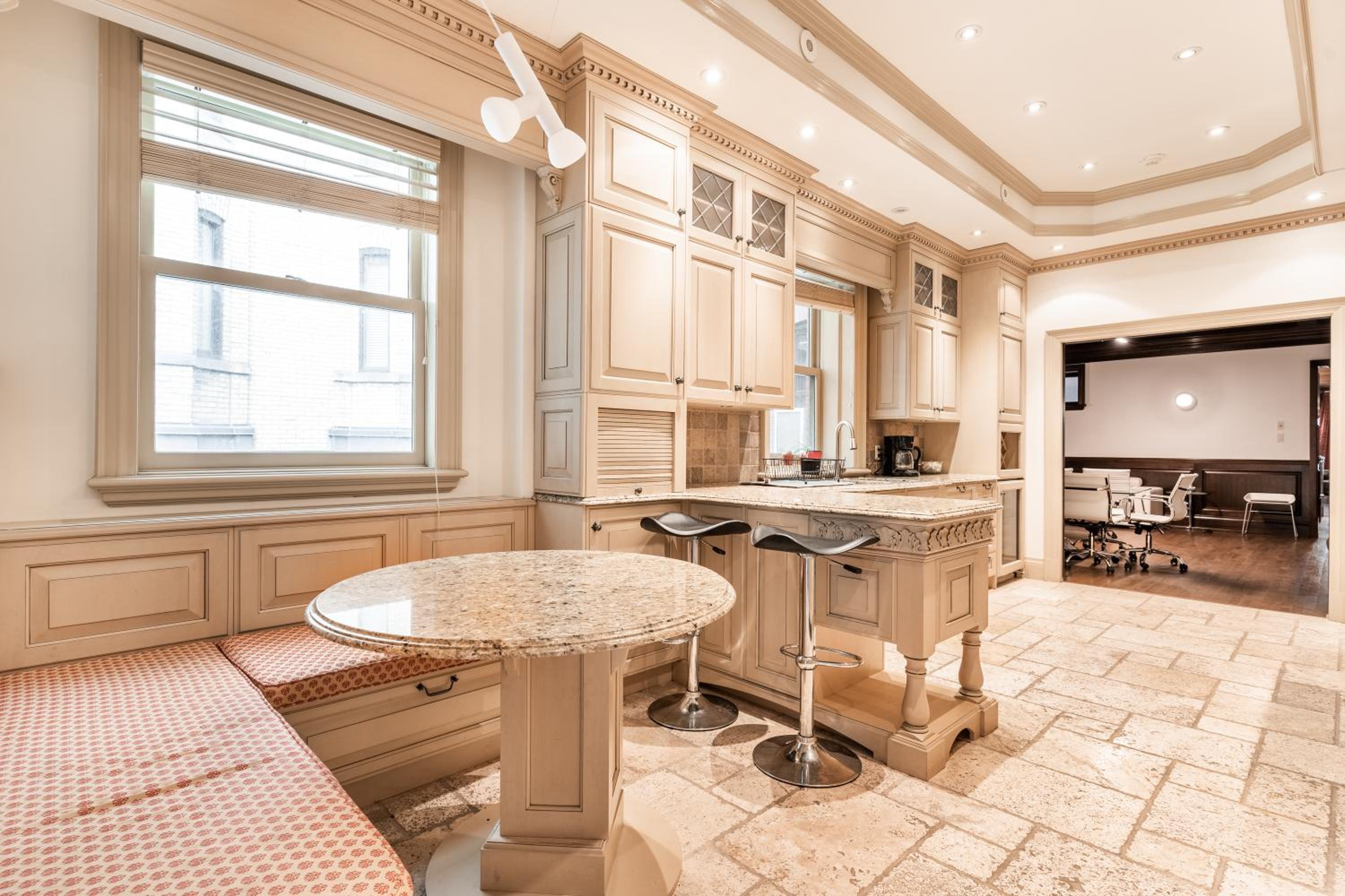 Superb city center Penthouse on two floors-C