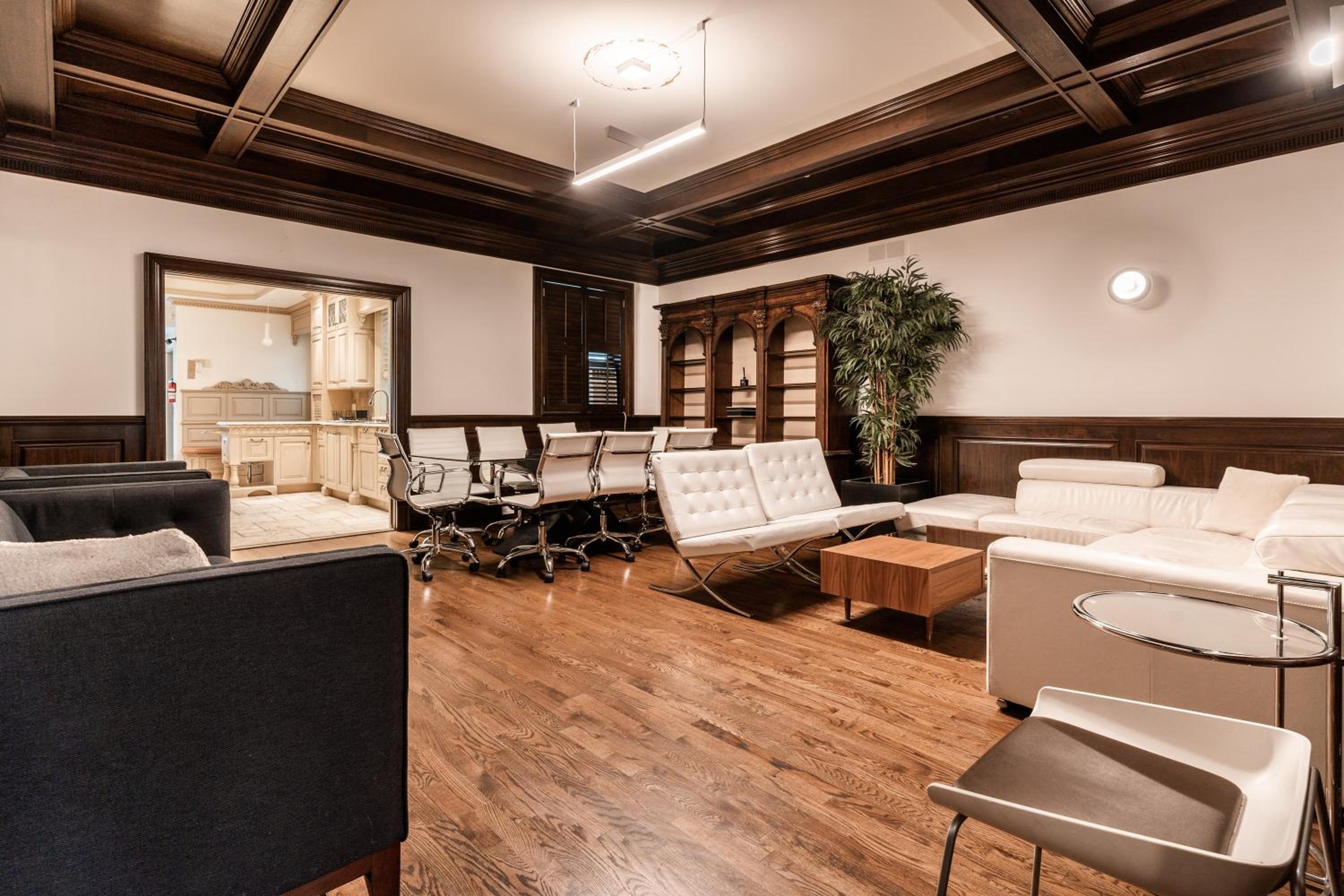 Superb city center Penthouse on two floors-C