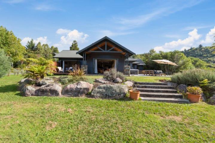 Riverstone Lake Tarawera