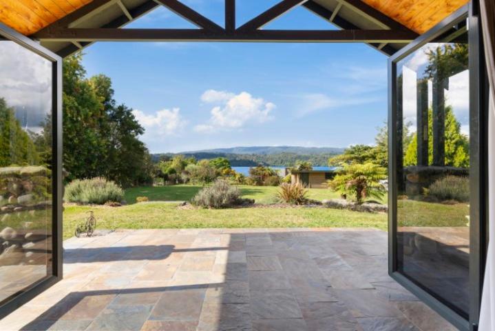 Riverstone Lake Tarawera