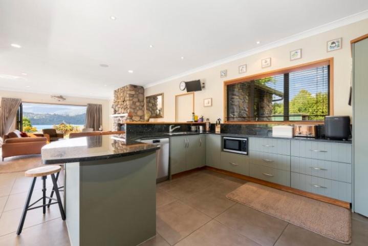 Riverstone Lake Tarawera
