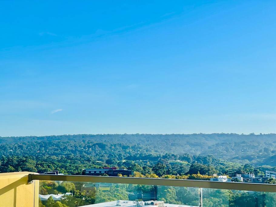 Luxury 2Beds Apt with stunning View (Parking, Gym)