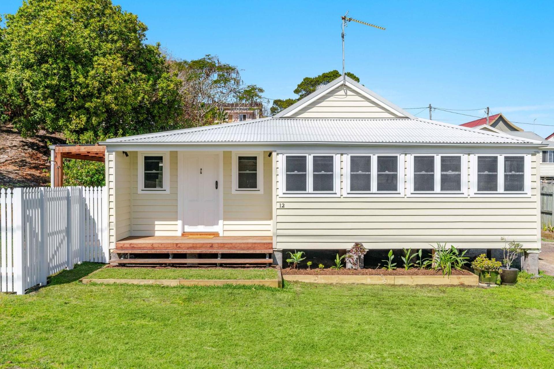 Lime Tree Cottage - Pet Friendly Paradise - Holiday Yamba