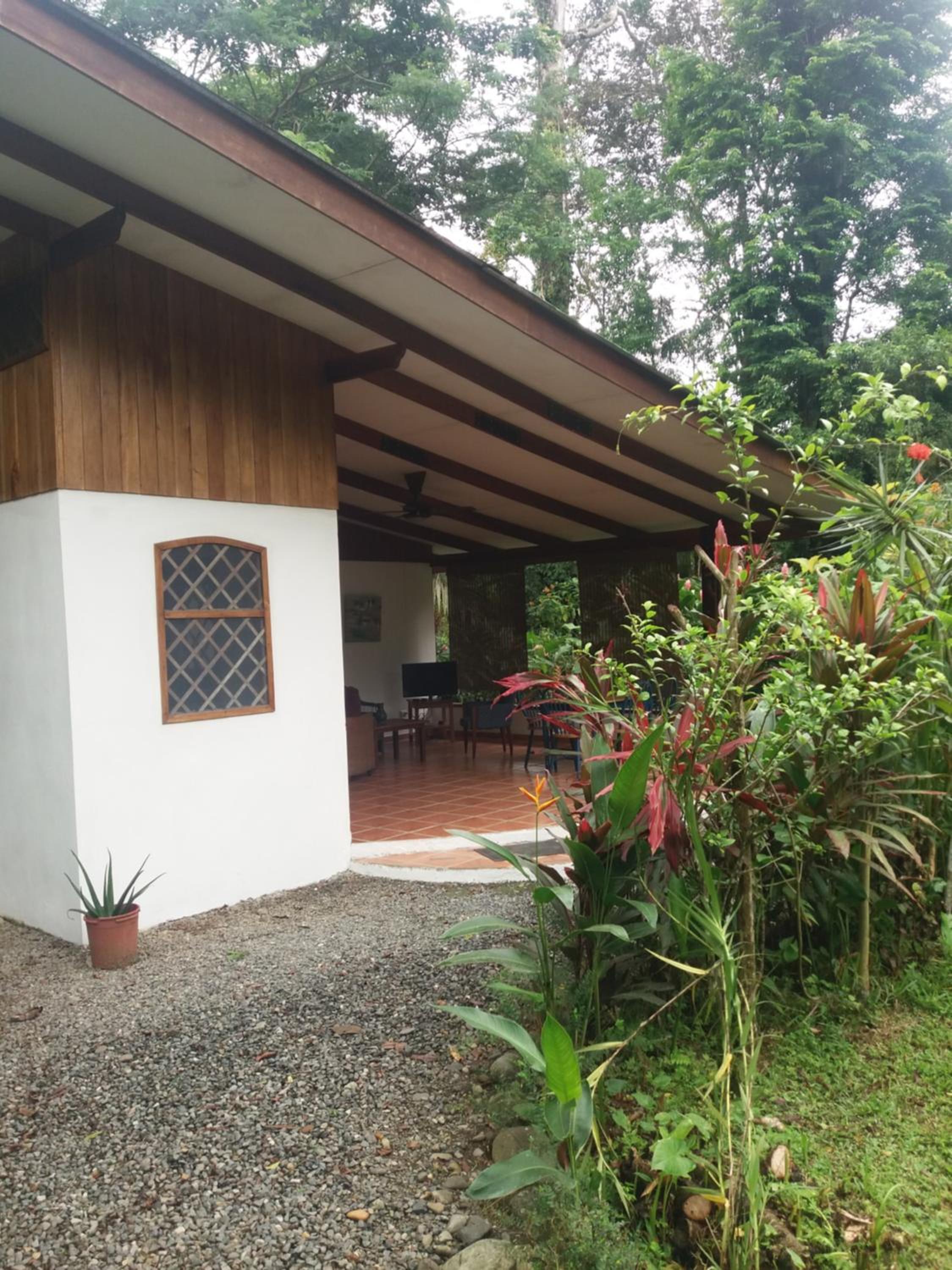 Los Delfines Lodge