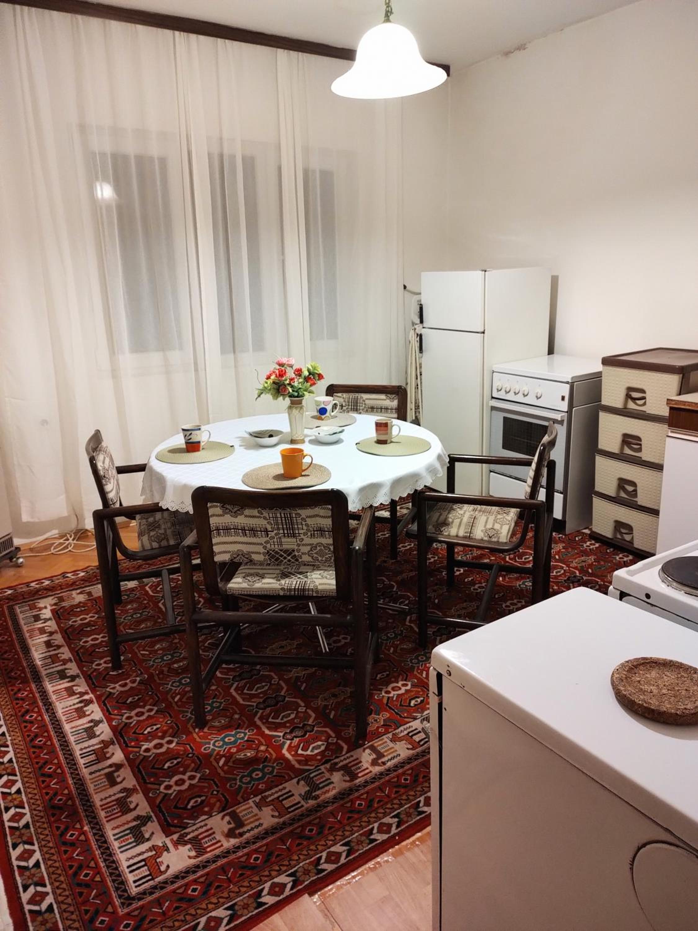 Digital nomad,iconic Milenium cross,comfy apartment,the foot of mount Vodno,16 min by walk to center view 3