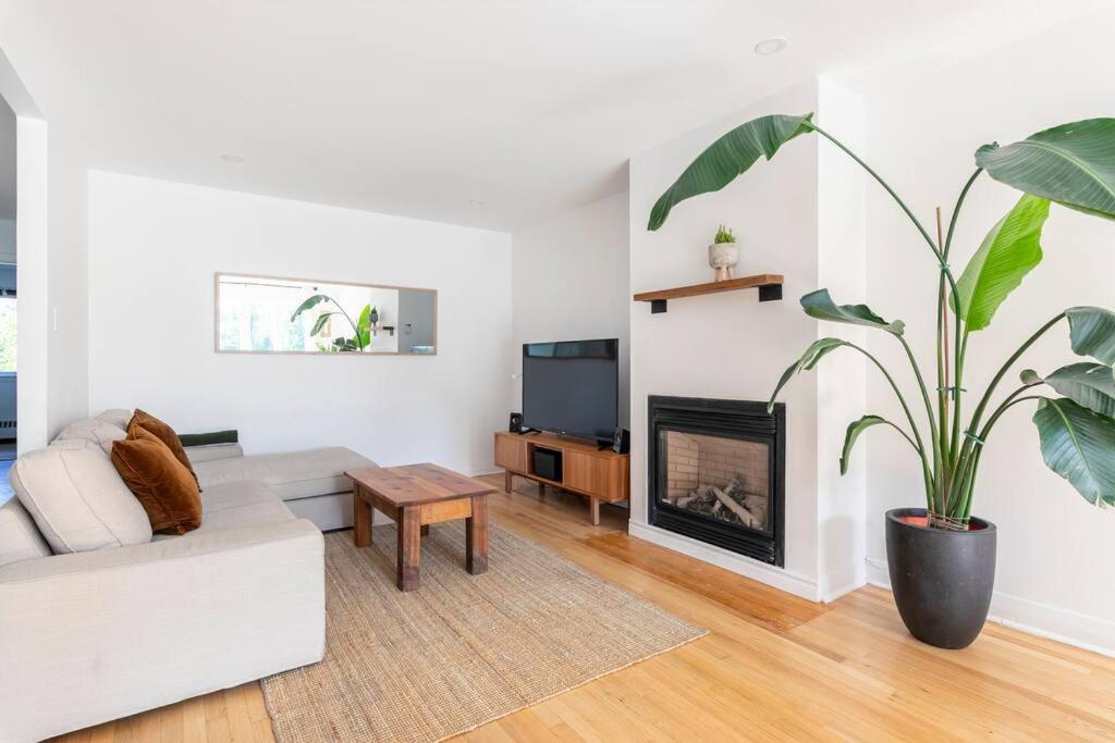 Bright Riverfront 3-Bedroom Condo