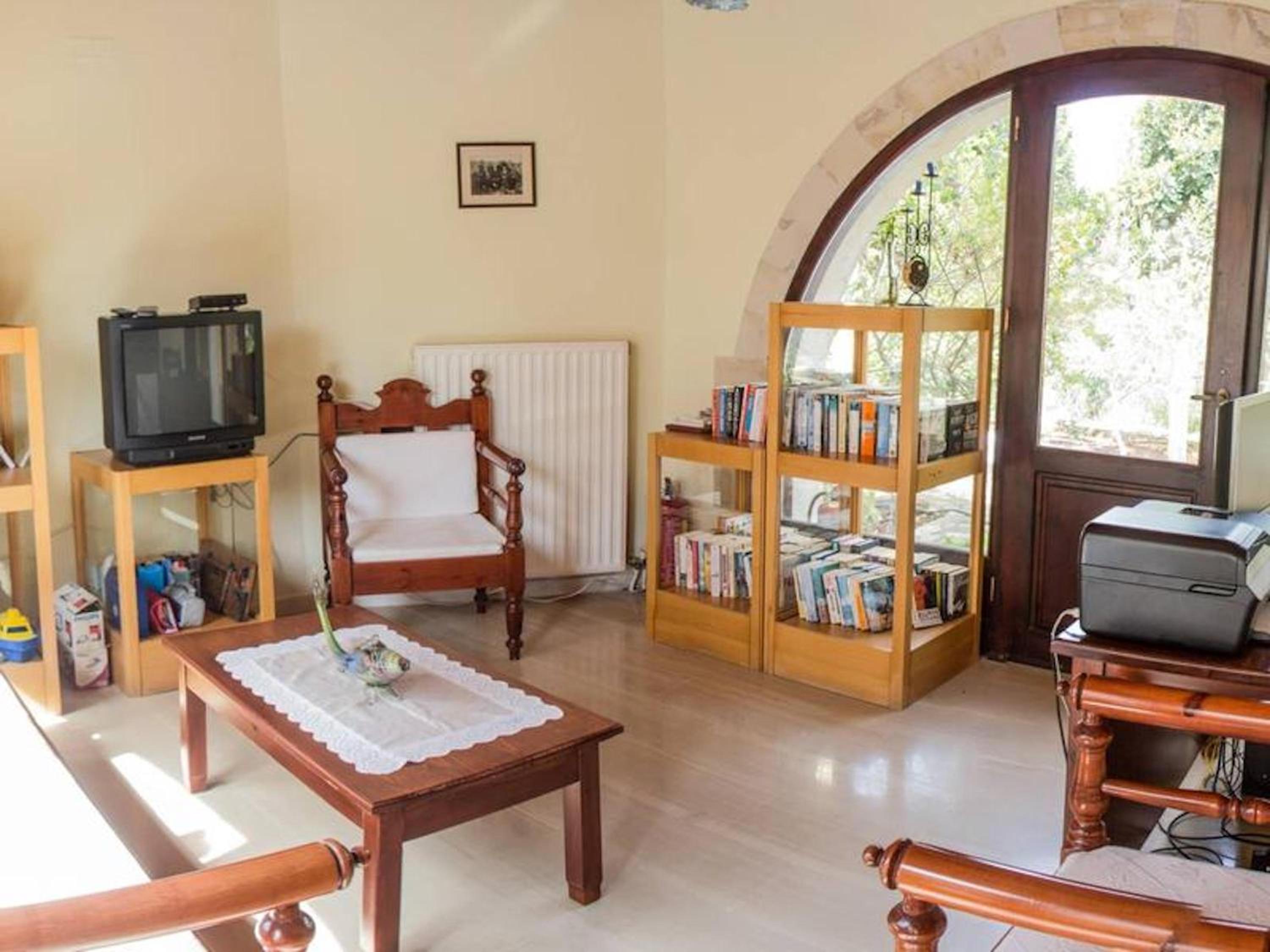 Group Accomodation, Heliopetra Studios And Houses