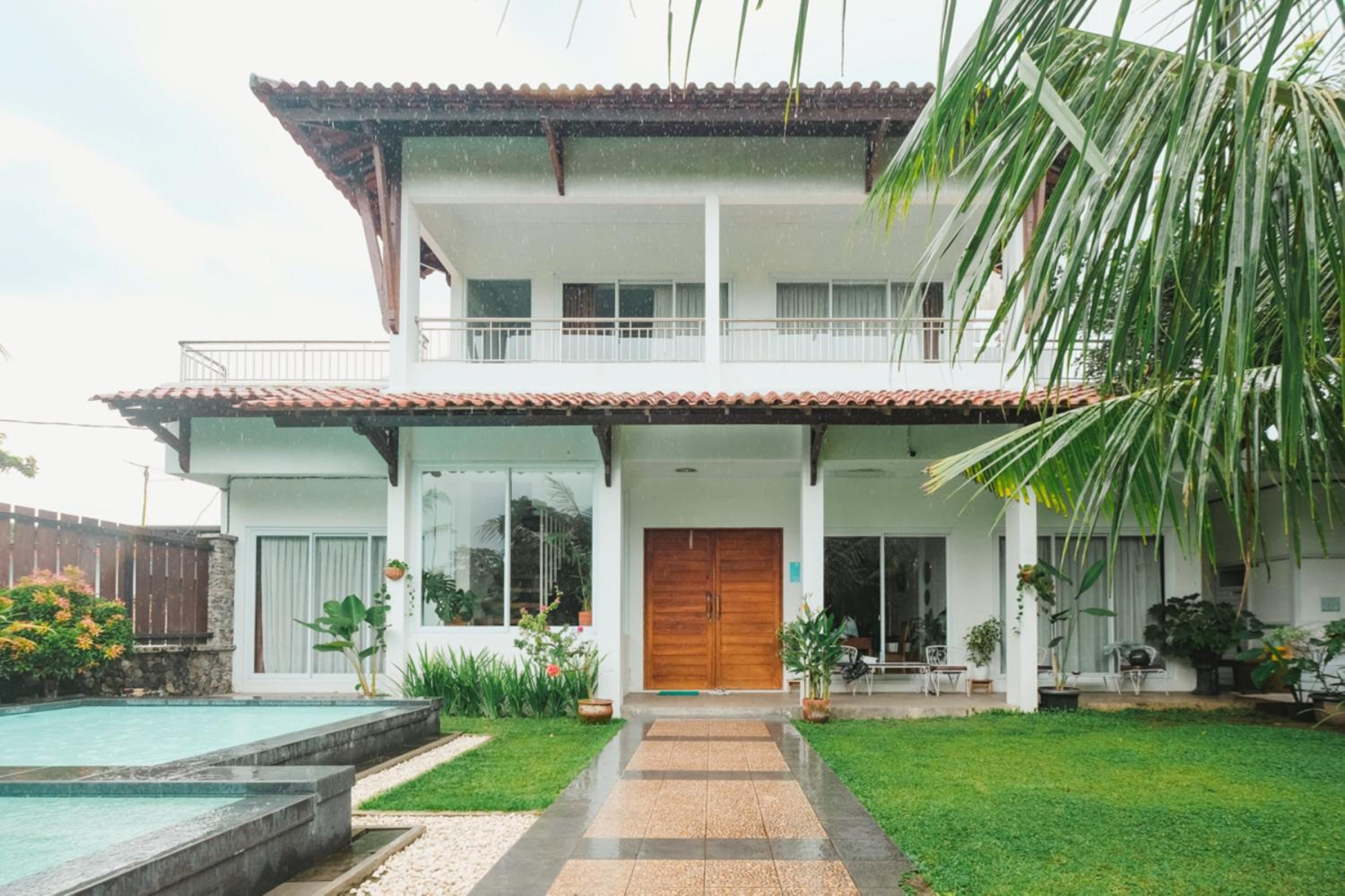 Villa Syariah Prambanan Private Swimming Pool by Simply Homy