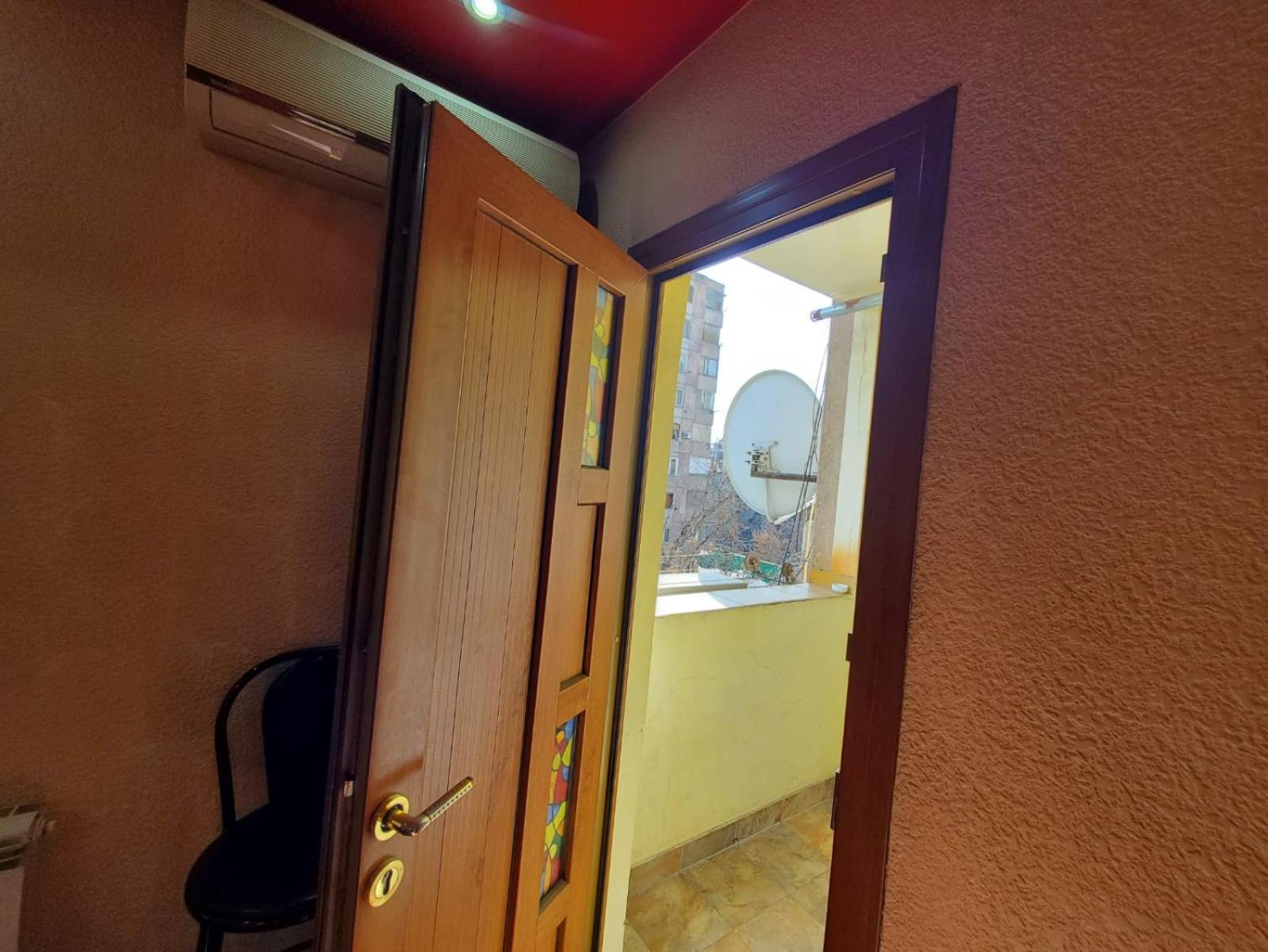Deluxe 1 bedroom Apartment in The middle of City Center + Balcony