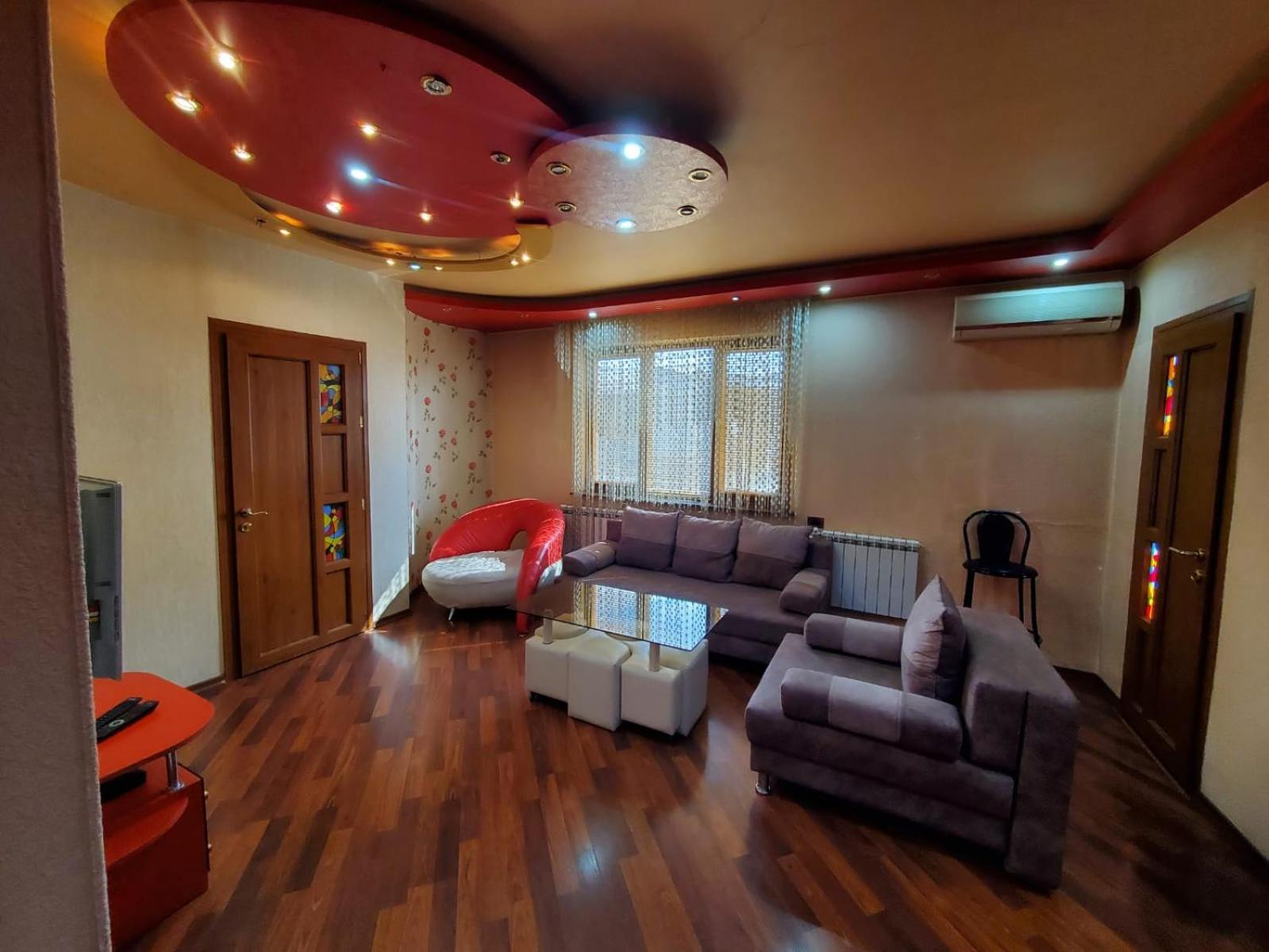 Deluxe 1 bedroom Apartment in The middle of City Center + Balcony