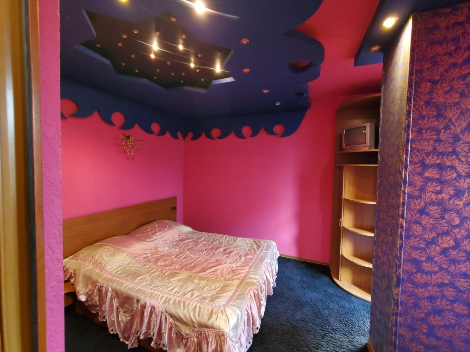 Deluxe 1 bedroom Apartment in The middle of City Center + Balcony