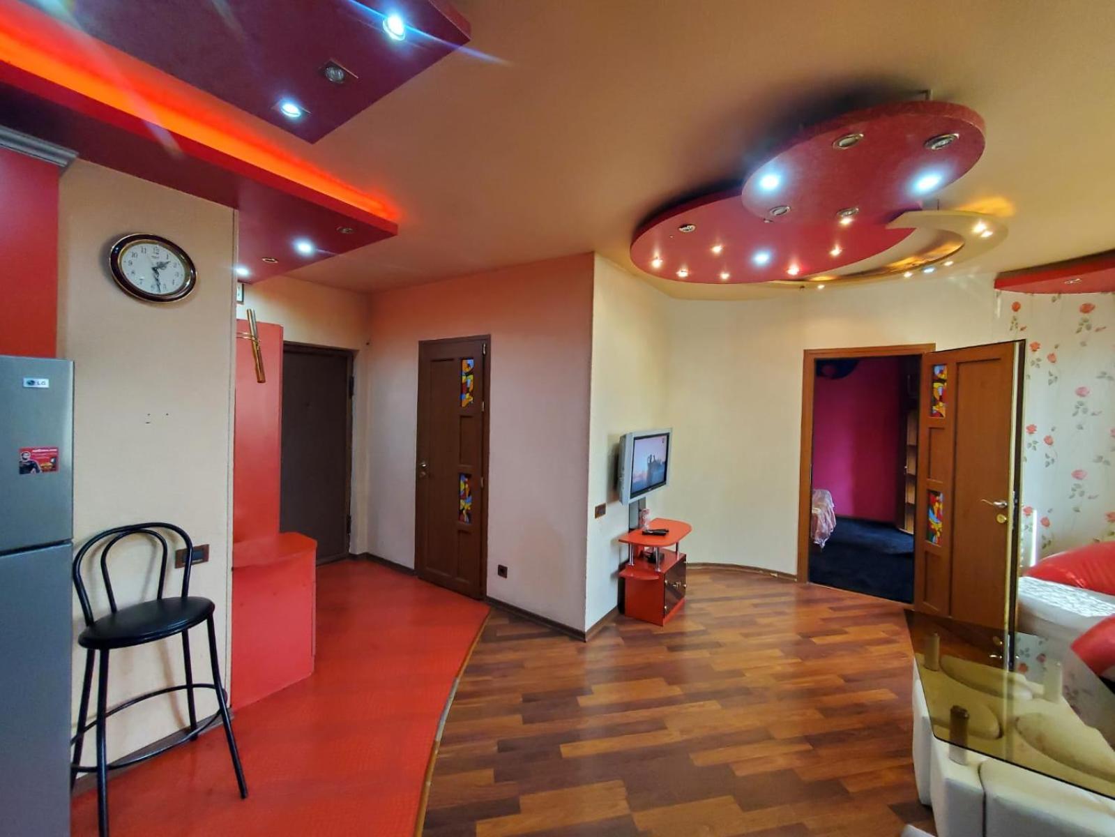 Deluxe 1 bedroom Apartment in The middle of City Center + Balcony