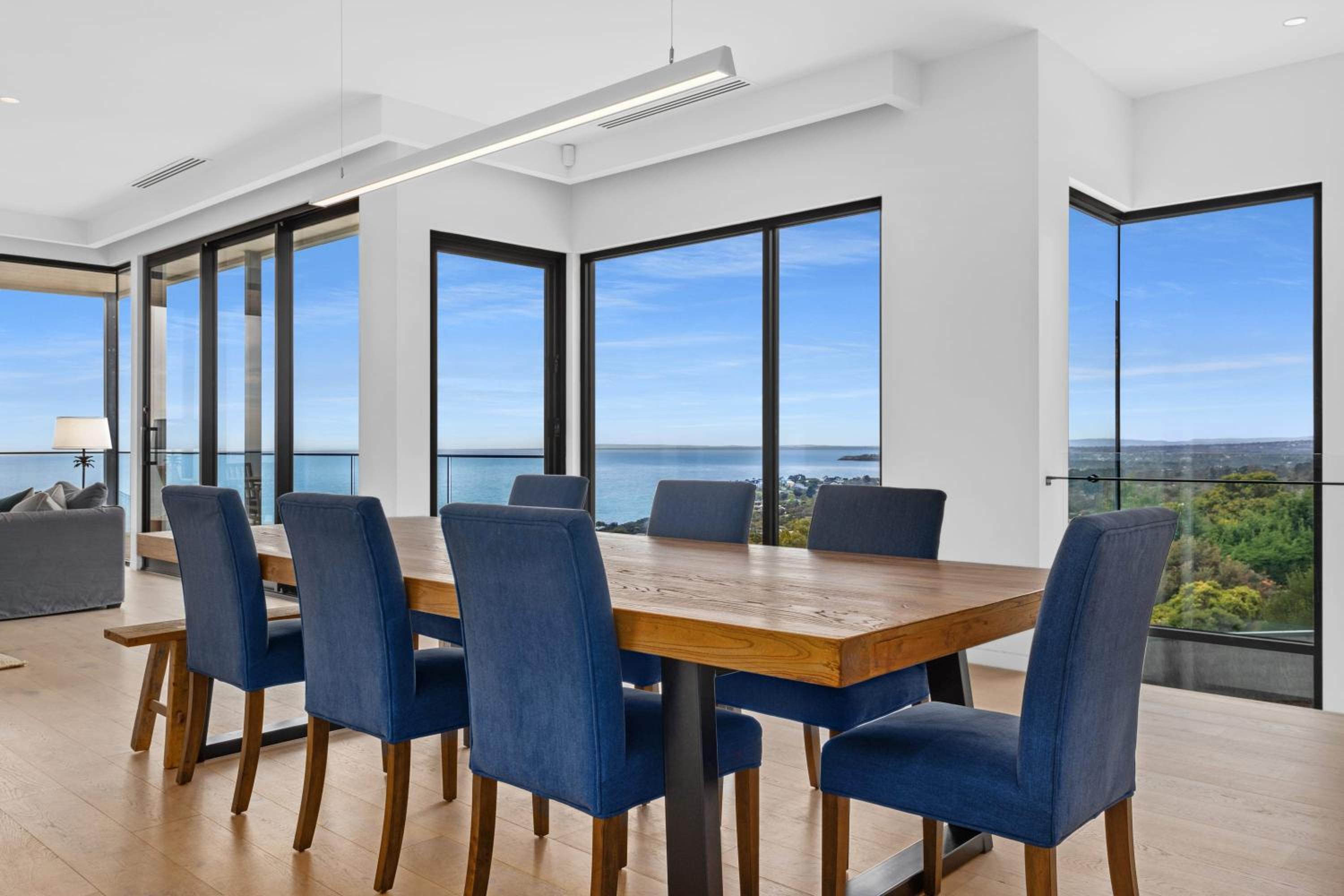 Bayview Luxe Entertainer Pool & World Class View