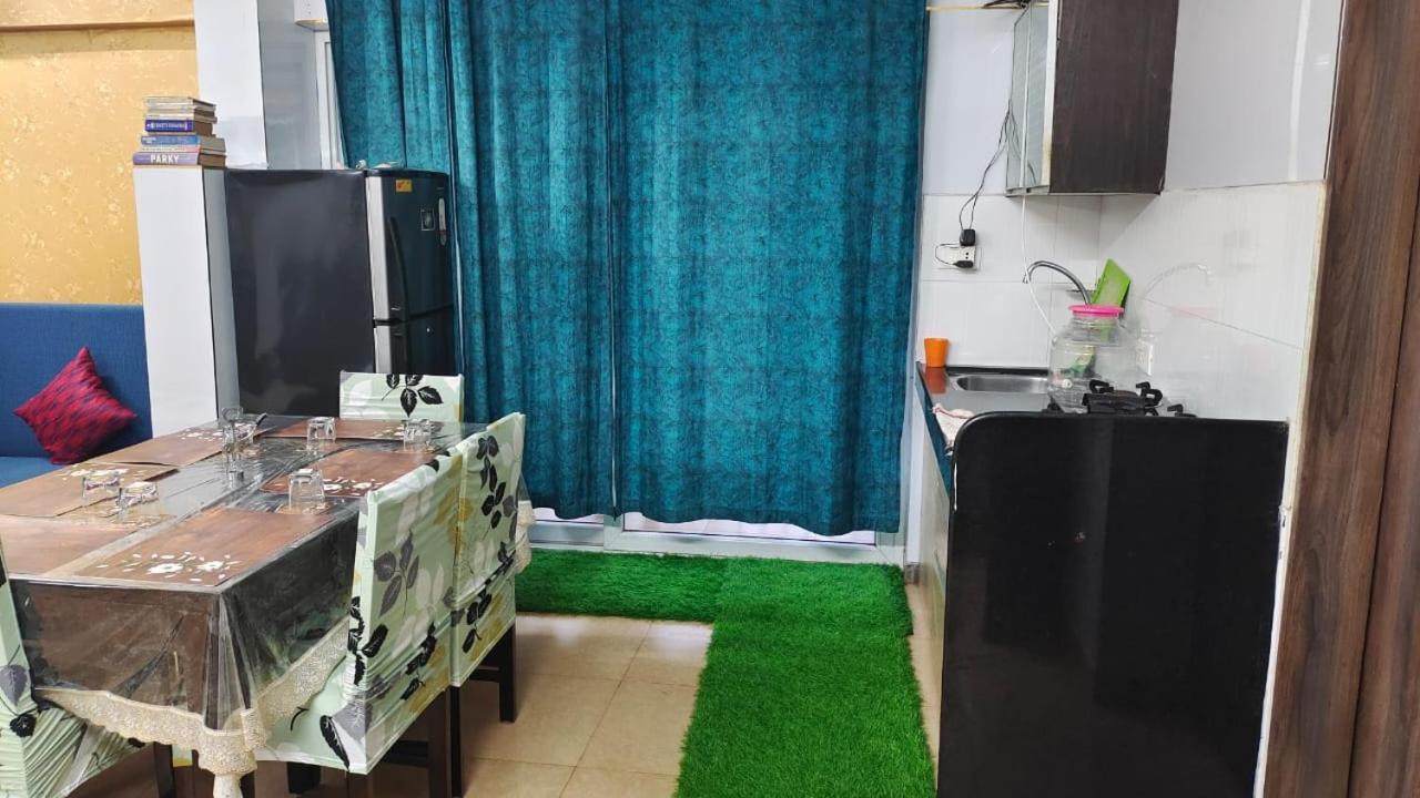 Luxurious Spacious 2 BHK With Pool Wi-Fi Cooking Gas Gym view 4