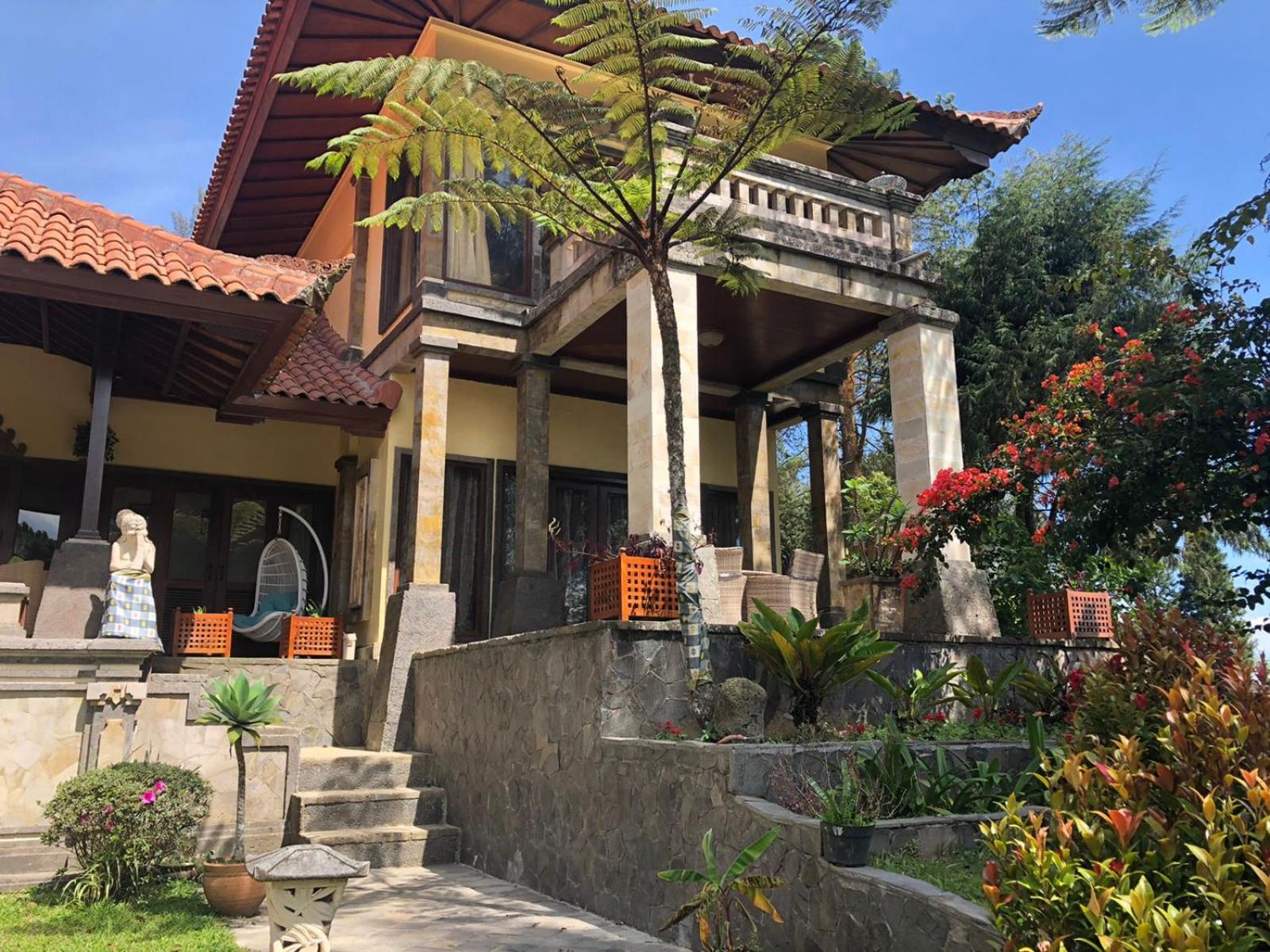 Balinese Villa in Berastagi