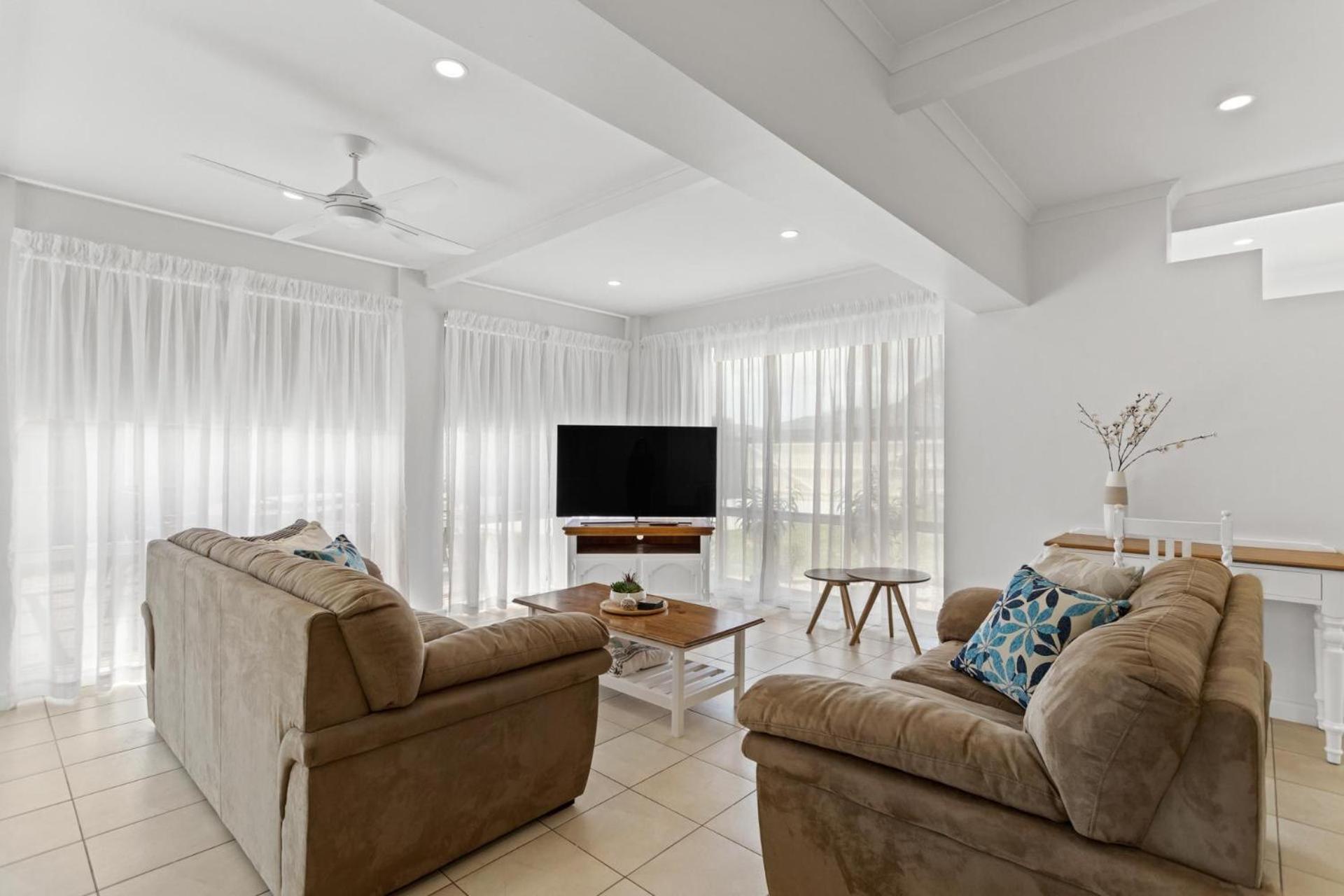 Rye Beach Chalet - Downstairs Only