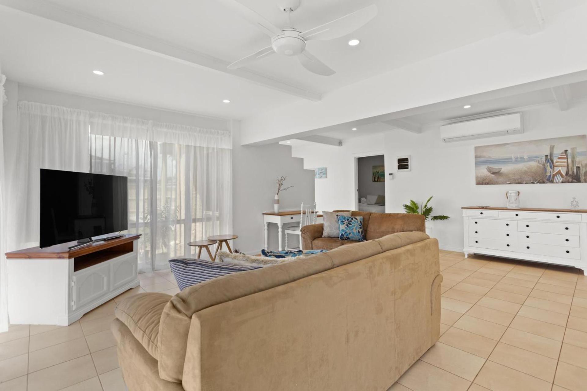 Rye Beach Chalet - Downstairs Only
