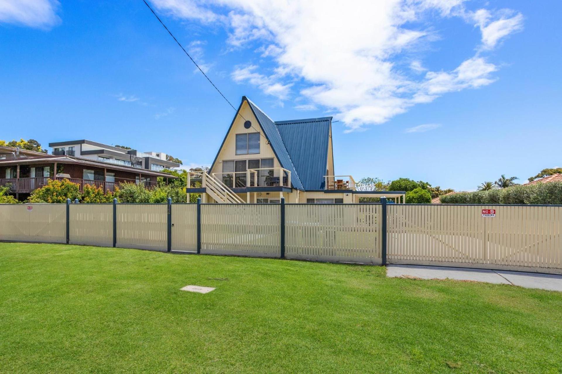 Rye Beach Chalet - Downstairs Only