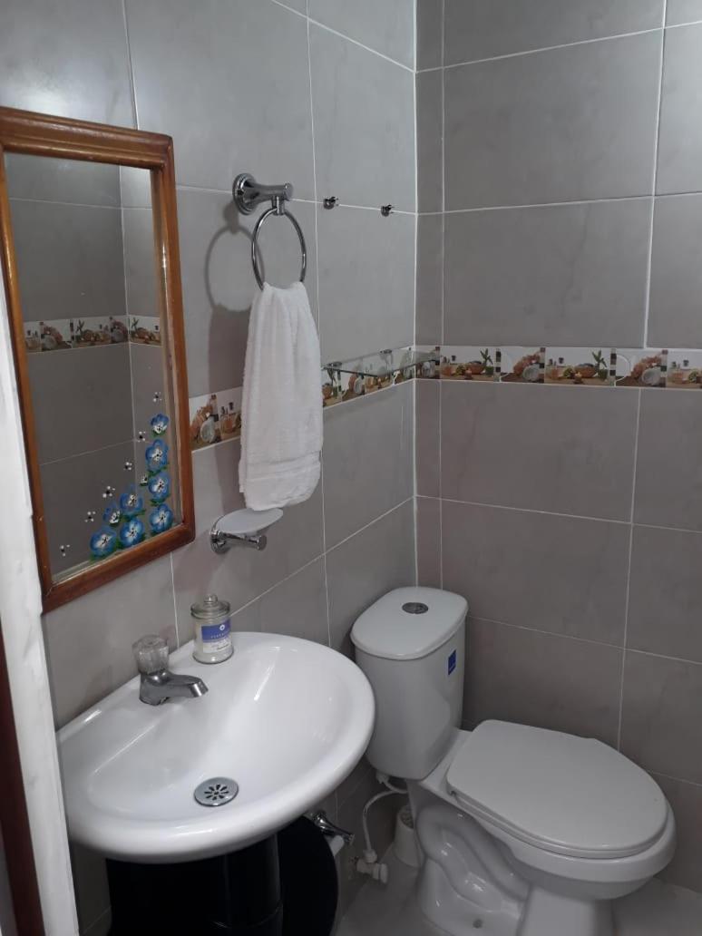 Casa Amoblada Floridablanca, a 5 min del casco urbano de Florida, a 10 min del Hospital Internacional y El Cerro del Santísimo.