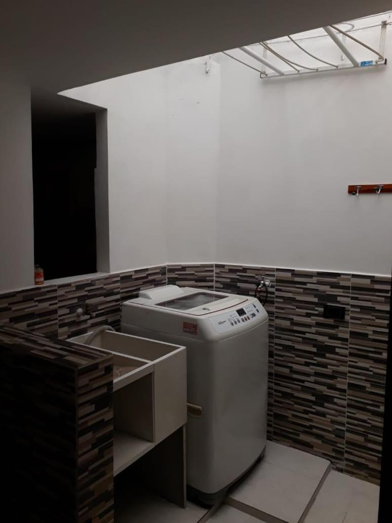 Casa Amoblada Floridablanca, a 5 min del casco urbano de Florida, a 10 min del Hospital Internacional y El Cerro del Santísimo.