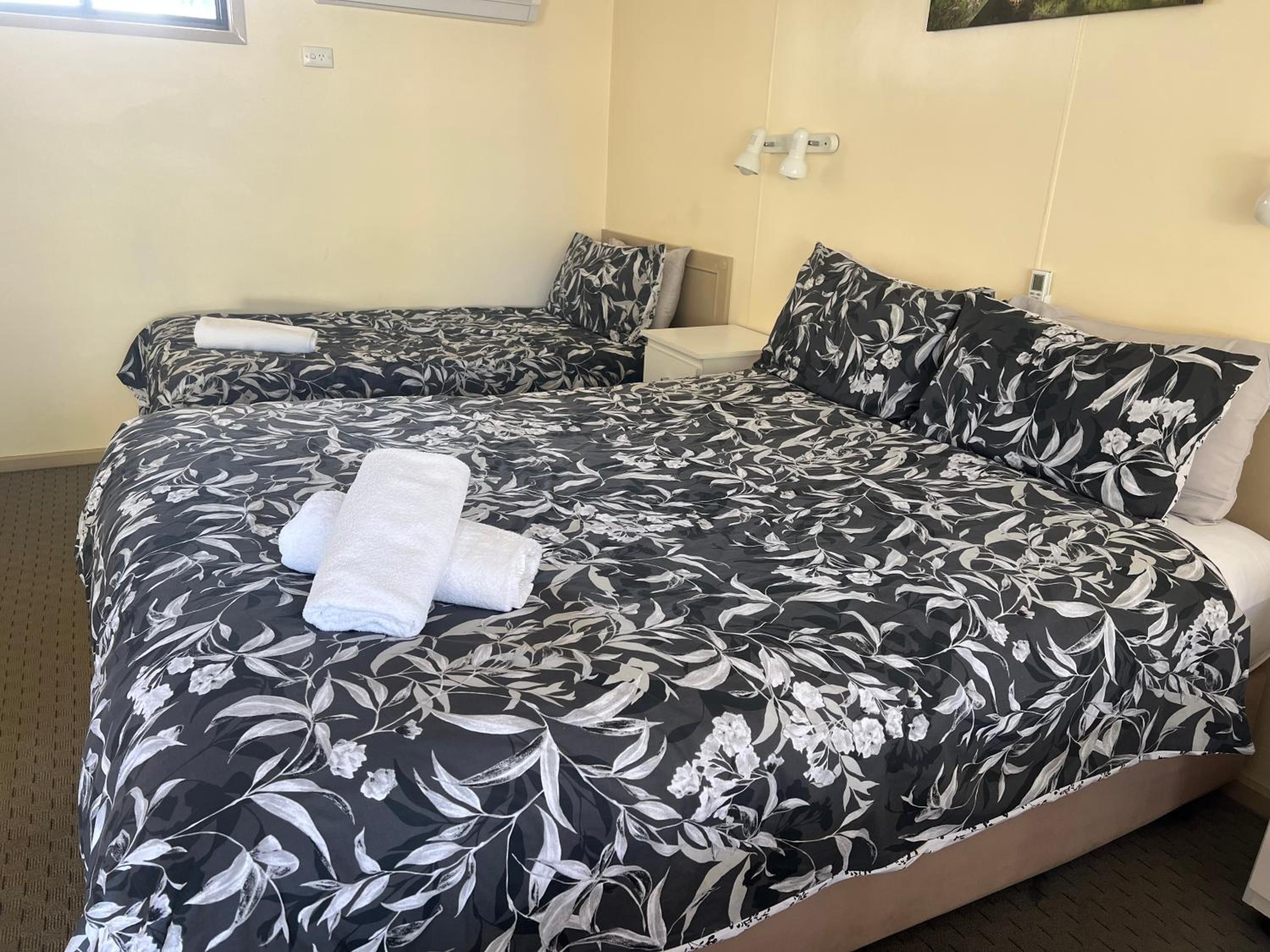 Woodmans Hill Motel